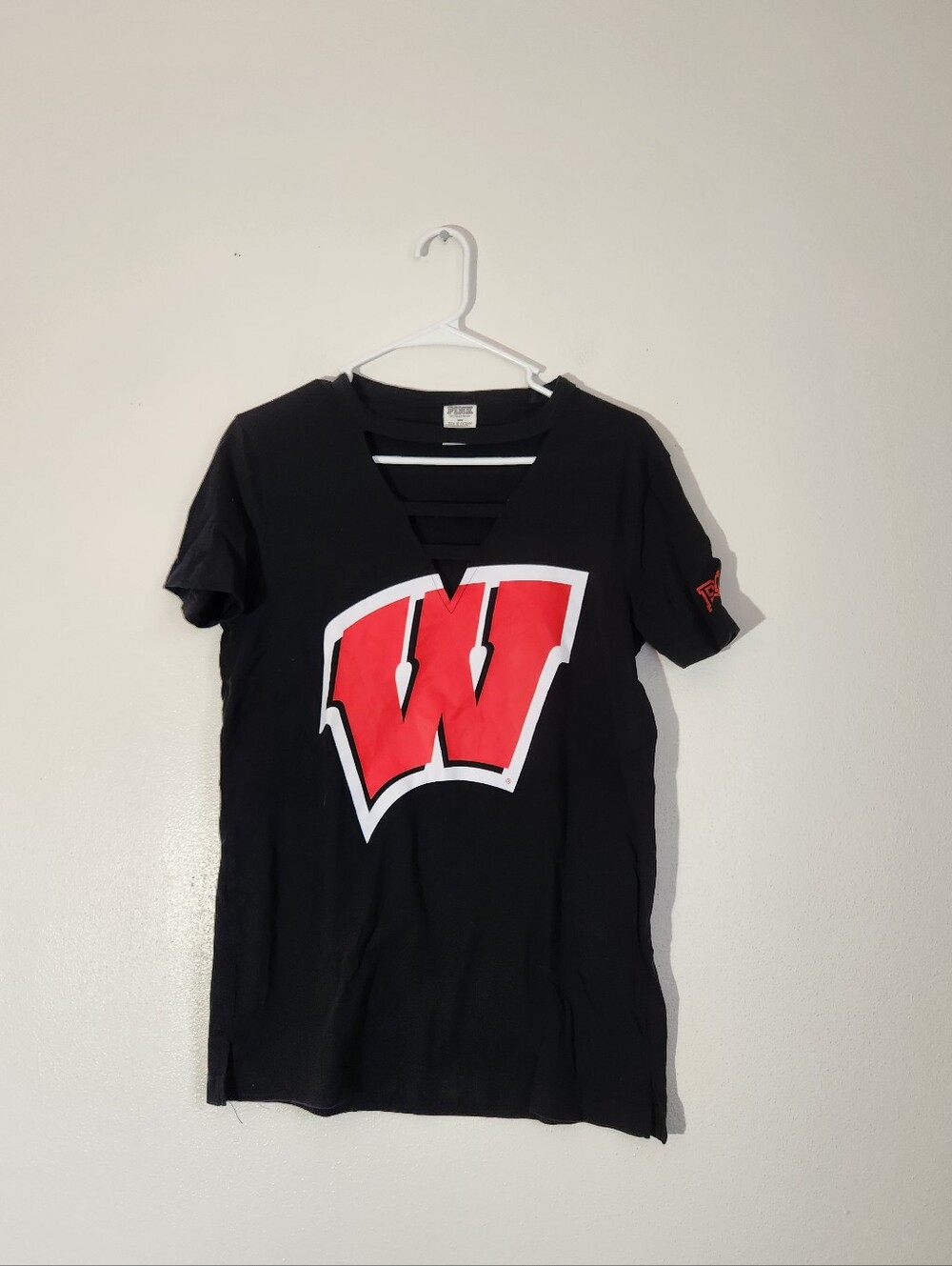 Women's P I N K Victoria's Secret V‑Neck Tee with Red 'W' Graphic